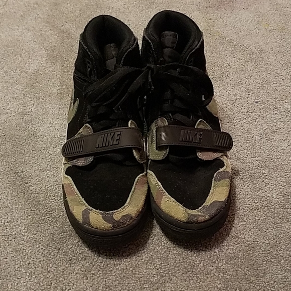 Shoes - Picture 2 of 3